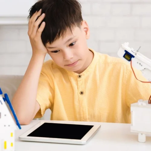20 STEM Toys For Little Boys Who Love To Build And Explore